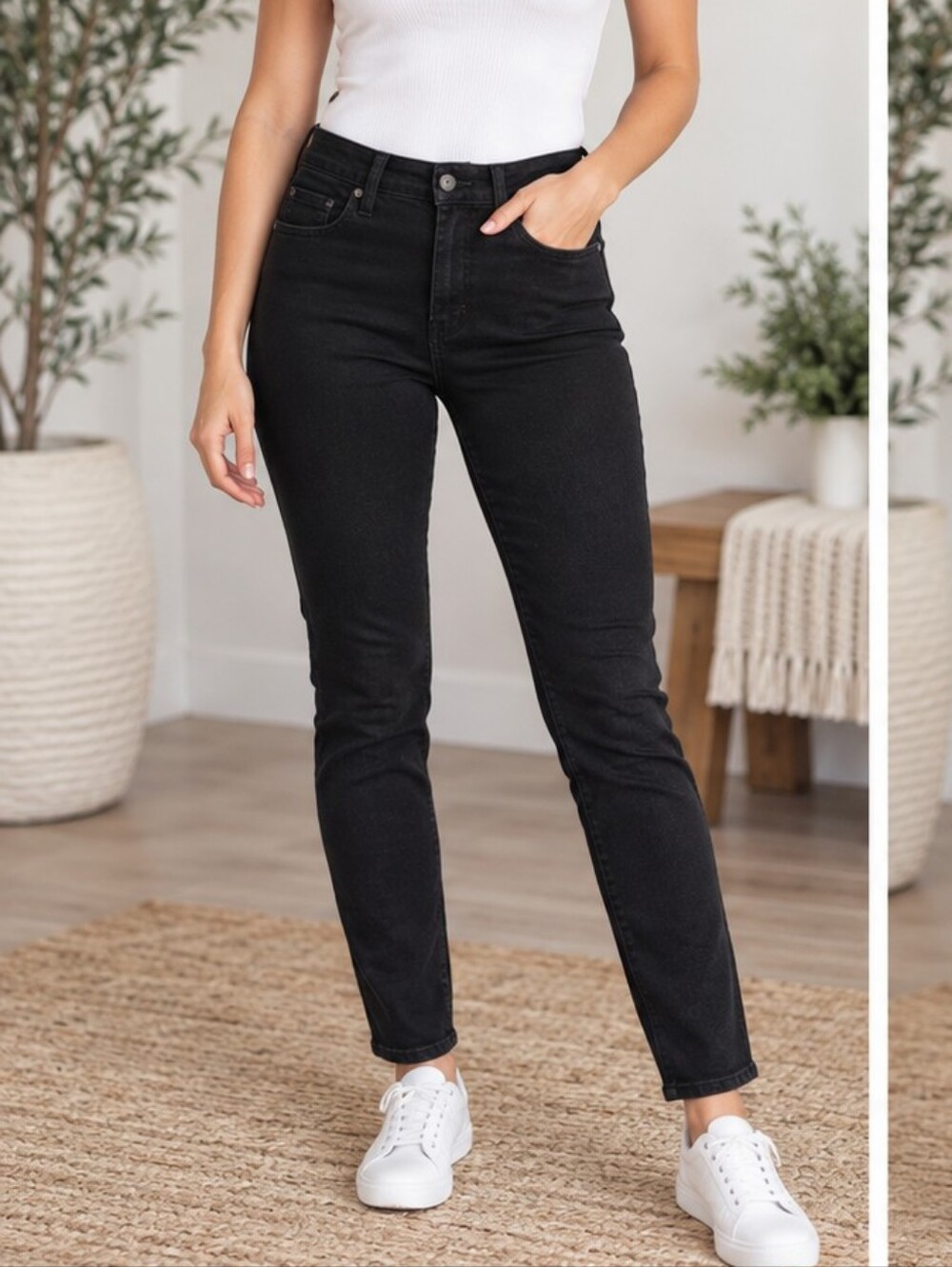 Universal Thread 80s Slim Jeans – Black – Size 2 – NWT